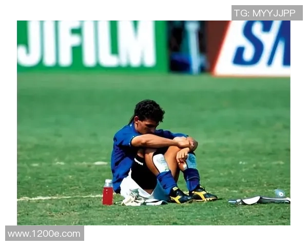 荷兰足球明星的暴力风格与场上传奇故事的背后揭秘